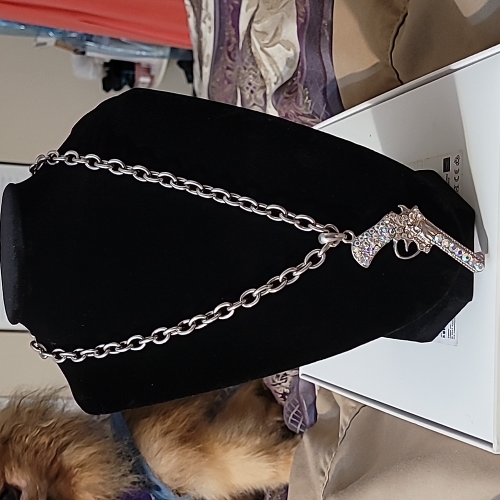 Women costume jewelry Blingy Gun Necklace silver